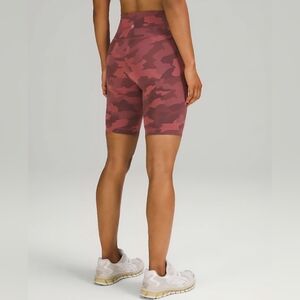 lululemon Wunder Train High-Rise Short 8". Size 6. EUC. #:WTBL9S
